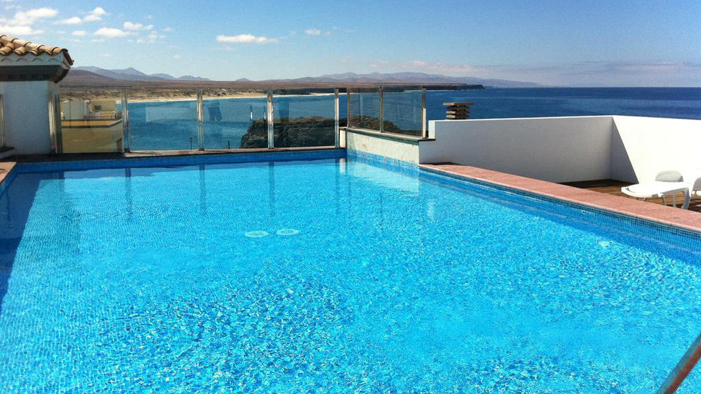 Selected Holiday Apartments in El Cotillo Fuerteventura 16 Cotillo Ocean View Apartments - rooftop pool