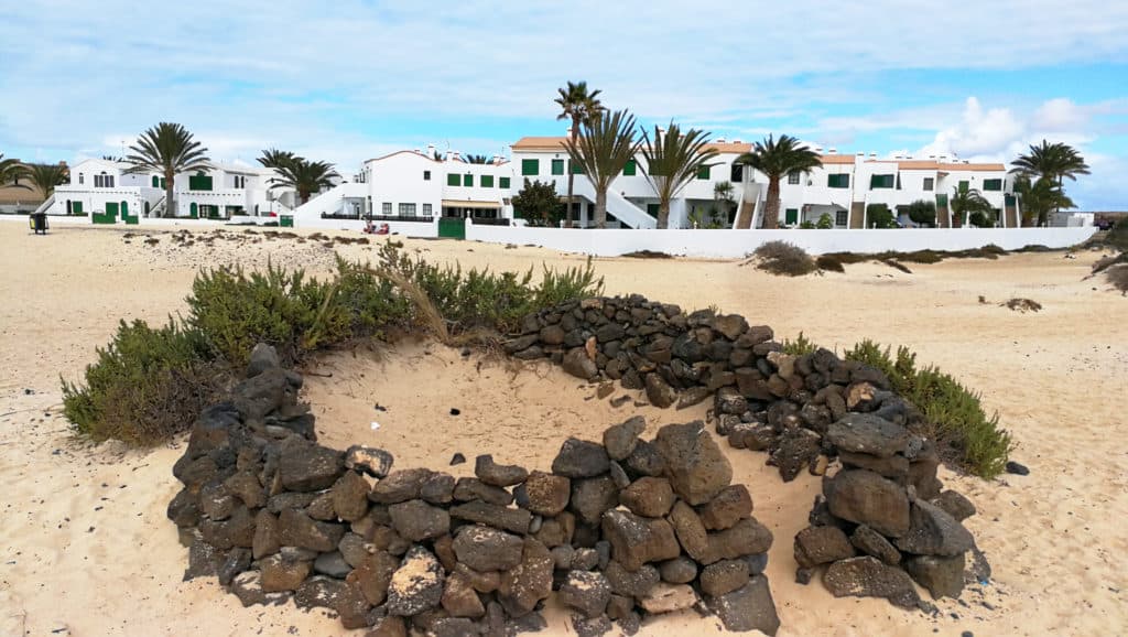 El Balcon apartments from the beach