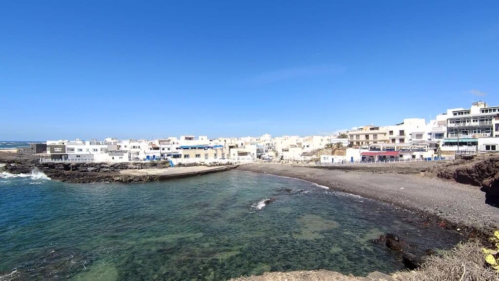 El Cotillo Bars | Where to drink in El Cotillo 1 El Cotillo Bars and restaurants in the Old Harbour